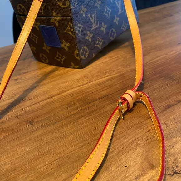 Louis Vuitton Bags - Picture 6 of 6